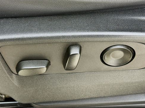 Used 2022 Chevrolet Suburban LT image 22