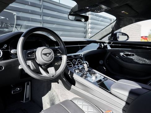 Used 2021 Bentley Continental GT Mulliner image 2