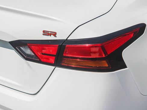 Used 2023 Nissan Altima 2.5 SR image 10