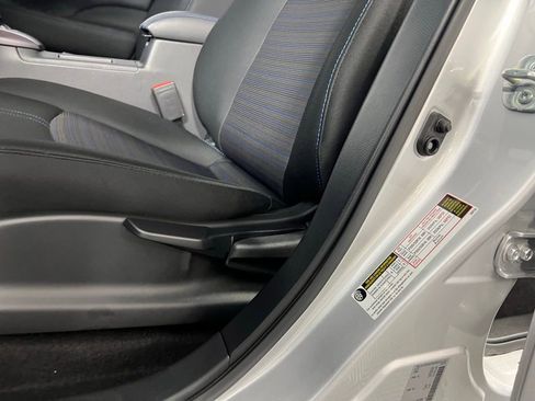 Used 2025 Nissan Leaf S image 24