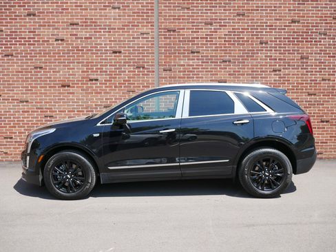 Used 2022 Cadillac XT5 Premium Luxury w/ Technology Package AWD/4WD image 2
