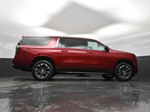 New 2026 Chevrolet Suburban LT w/ Comfort Package image 25