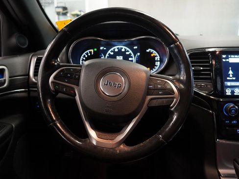 Used 2020 Jeep Grand Cherokee Limited w/ Premium Lighting Group image 19