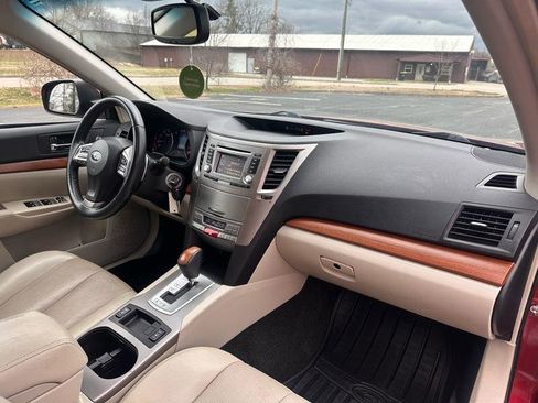 Used 2014 Subaru Outback 2.5i Limited w/ Moonroof Package image 11