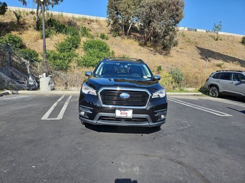 Certified 2022 Subaru Ascent Touring AWD/4WD image 2