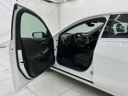 Used 2019 Chevrolet Malibu LS FWD image 14