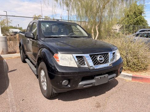 Used 2017 Nissan Frontier SV RWD image 3