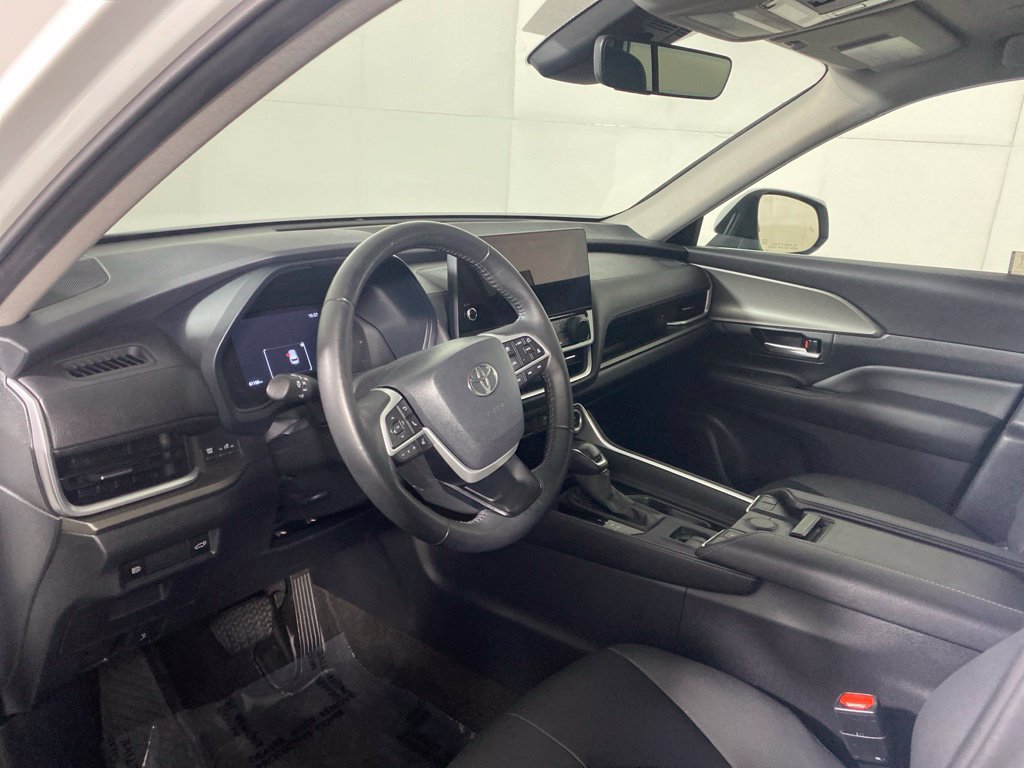 Used 2024 Toyota Grand Highlander AWD image 13