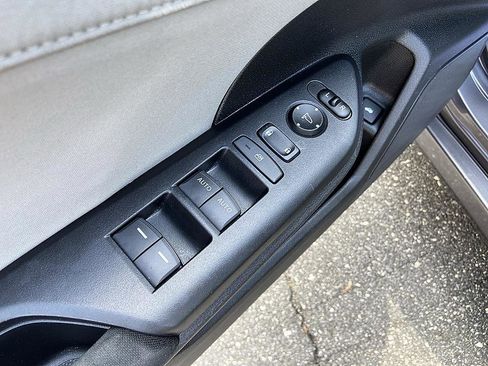 Used 2019 Honda Civic EX image 11
