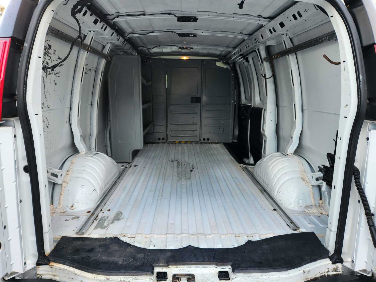 Used 2017 Chevrolet Express 2500 RWD image 12