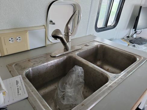 Used 2007 Ford E-450 and Econoline 450 image 23