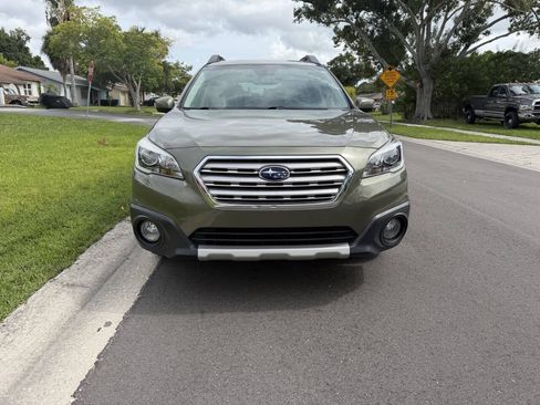 Used 2017 Subaru Outback 2.5i Limited AWD/4WD image 3