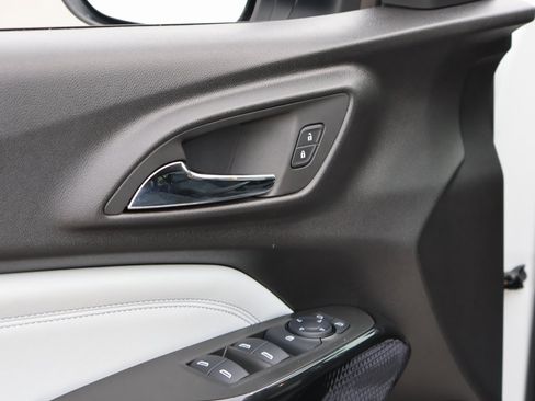 Used 2025 Chevrolet Trax LT w/ Driver Confidence Package image 21