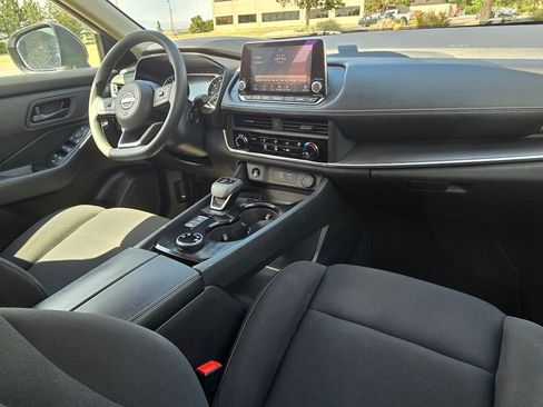 Used 2024 Nissan Rogue S AWD/4WD image 28