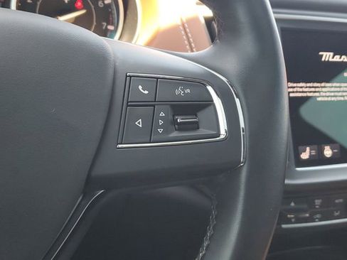 Used 2022 Maserati Levante GT AWD/4WD image 34