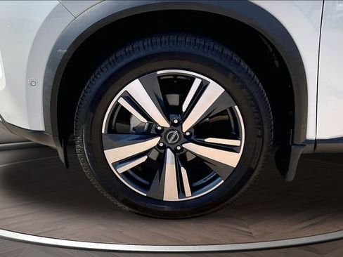 Used 2022 Nissan Rogue SL w/ SL Premium Package FWD image 9