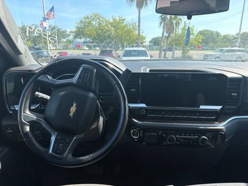 Used 2025 Chevrolet Silverado 2500 LT w/ Convenience Package AWD/4WD image 12