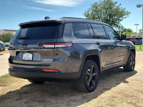 Used 2022 Jeep Grand Cherokee L Laredo AWD/4WD image 5