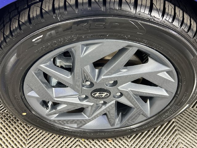 Used 2024 Hyundai Elantra SEL FWD image 30