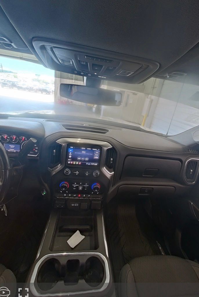 Used 2020 Chevrolet Silverado 1500 RST AWD/4WD image 2