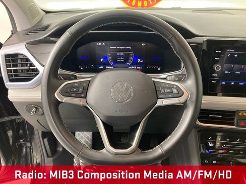 Used 2025 Volkswagen Taos SE AWD/4WD image 8