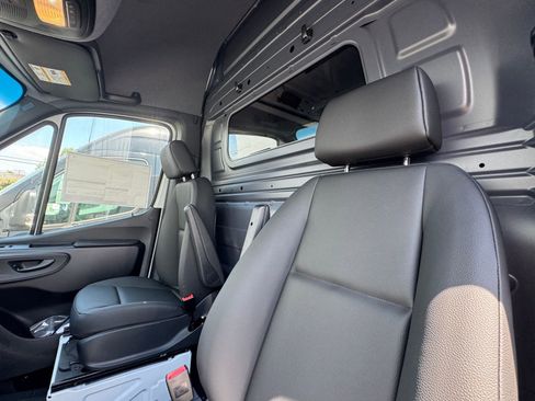 New 2025 Mercedes-Benz Sprinter 3500 image 12