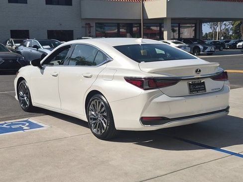 Used 2024 Lexus ES 300h w/ Accessory Package (Z1) FWD image 7