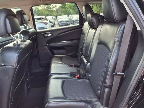 Used 2017 Dodge Journey Crossroad FWD image 8
