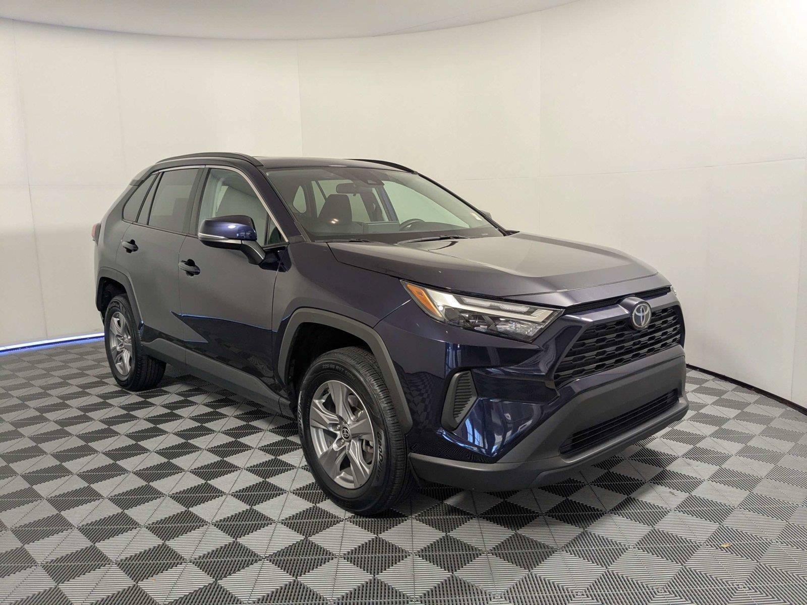 Used 2024 Toyota RAV4 XLE w/ Convenience Package FWD image 3