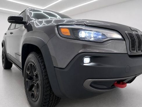 Used 2022 Jeep Cherokee Trailhawk w/ Sun, Sound & Nav Group AWD/4WD image 38
