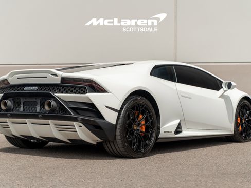 Used 2023 Lamborghini Huracan EVO image 7