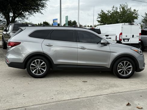 Used 2017 Hyundai Santa Fe Limited FWD image 3