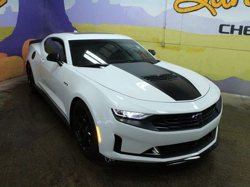 Used 2022 Chevrolet Camaro LT image 2
