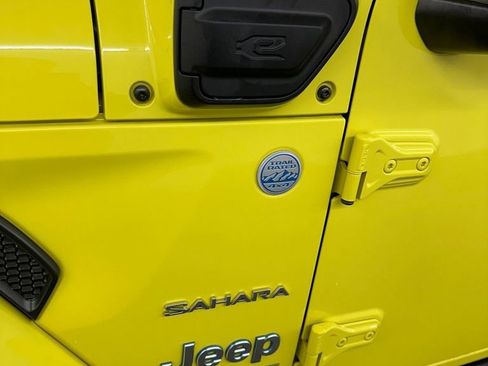 Used 2023 Jeep Wrangler Unlimited Sahara w/ Cold Weather Group image 8