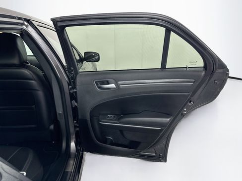 Used 2022 Chrysler 300 Touring L AWD/4WD image 28