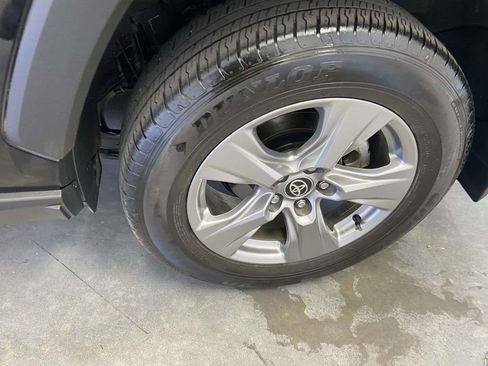 Used 2025 Toyota RAV4 XLE image 9