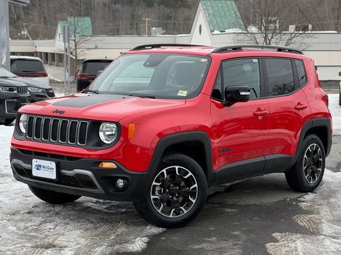 Used 2023 Jeep Renegade Latitude image 1