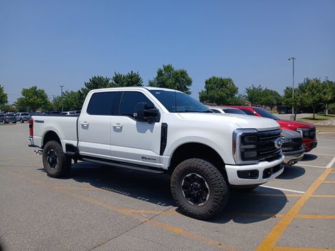 Used 2026 Ford F250 Platinum w/ Tremor Off-Road Package AWD/4WD image 1