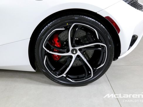 Used 2024 McLaren 750S image 28