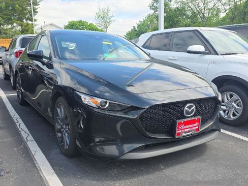 Used 2022 MAZDA MAZDA3 s FWD image 1
