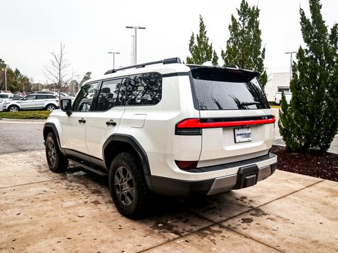 Used 2024 Lexus GX 550 image 8