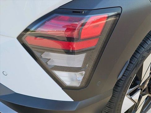 Used 2024 Hyundai Kona Limited FWD image 6