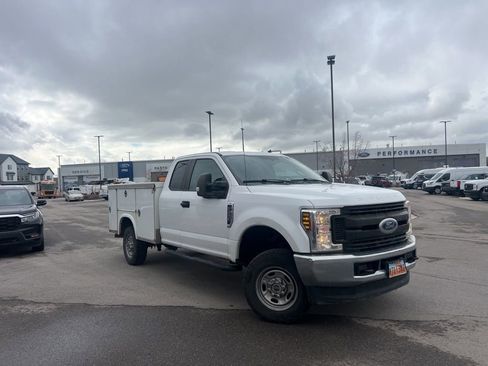 Used 2019 Ford F250 XL w/ XL Value Package image 2