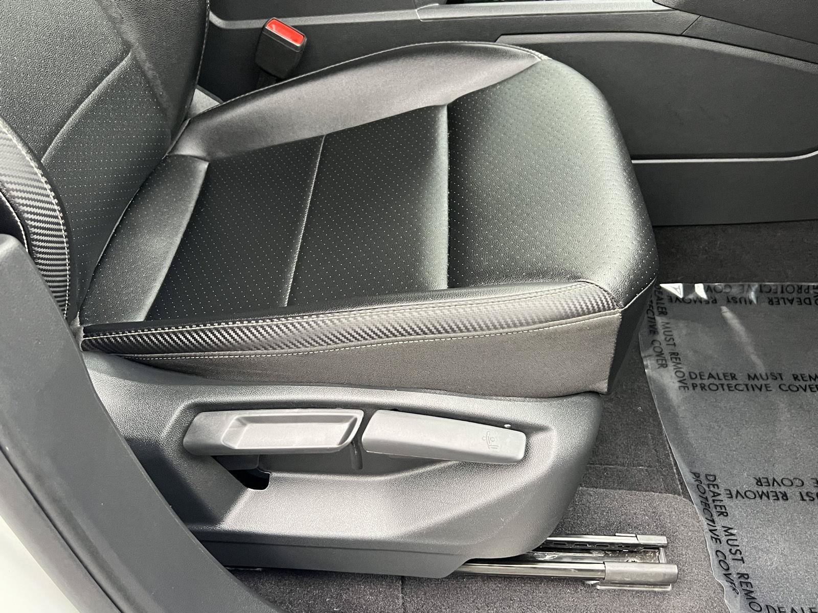 Used 2022 Volkswagen Atlas Cross Sport SE FWD image 23