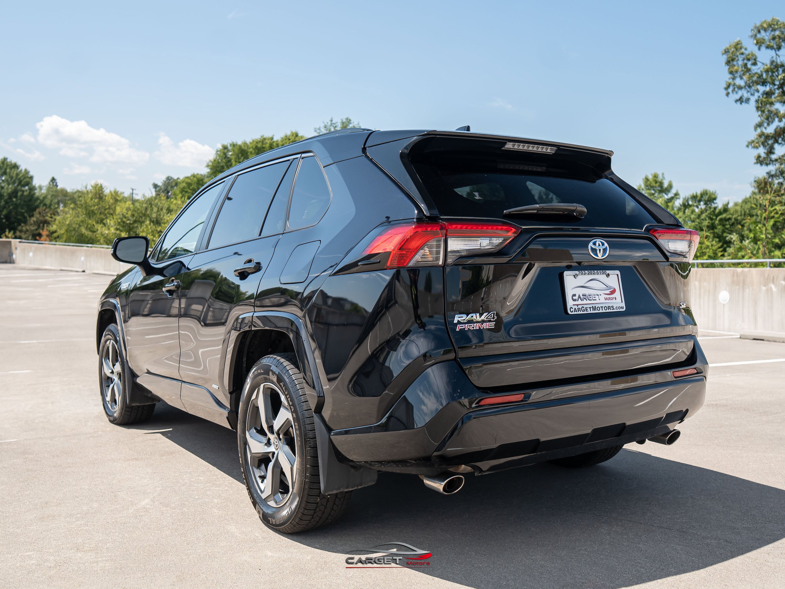 Used 2023 Toyota RAV4 SE w/ Weather & Moonroof Package AWD/4WD image 5