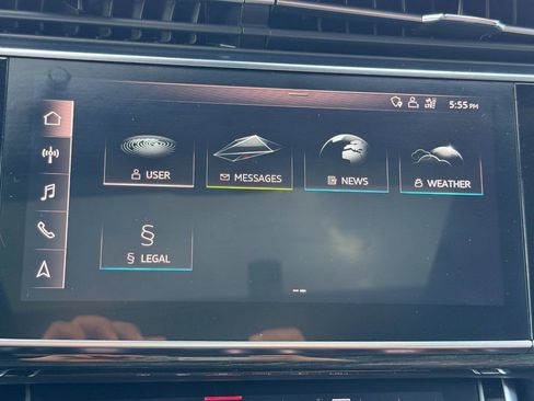 Used 2019 Audi Q8 Premium Plus w/ Premium Plus AWD/4WD image 39
