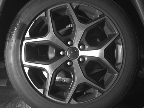 Used 2025 Jeep Compass Limited image 15