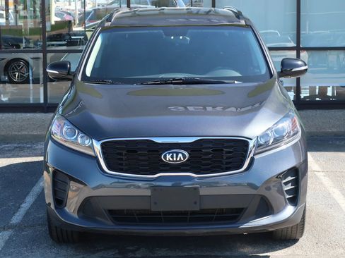 Used 2019 Kia Sorento S image 4