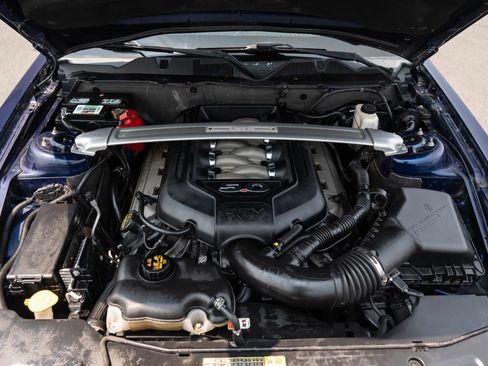 Used 2012 Ford Mustang GT Premium RWD image 37
