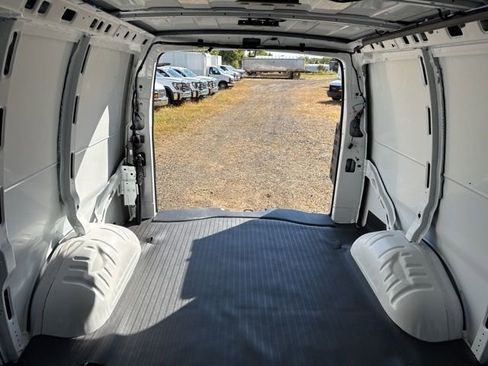New 2025 GMC Savana 2500 w/ Driver Convenience Package image 19